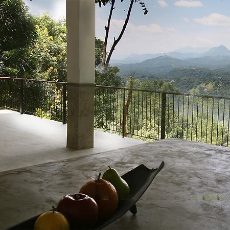 Mowbrey House Hotel Kandy Buitenkant foto