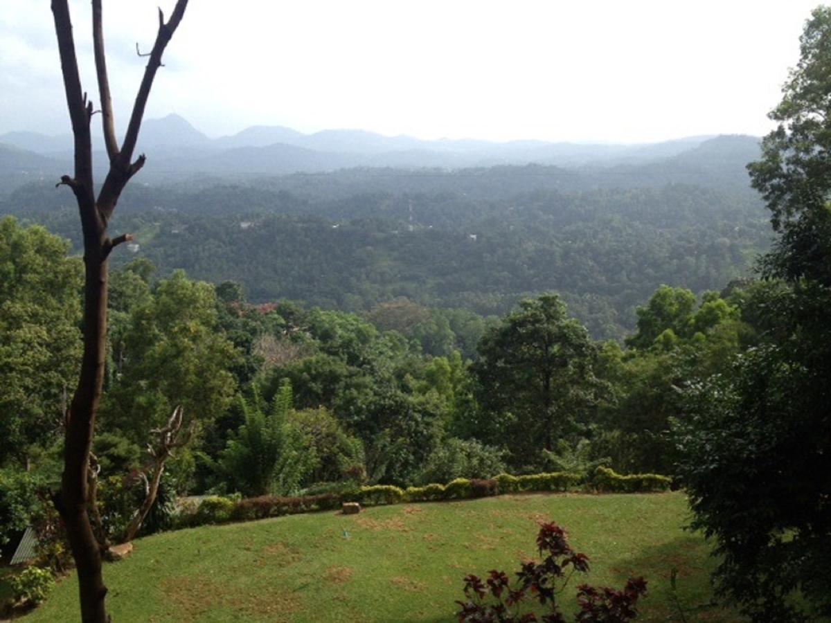 Mowbrey House Hotel Kandy Buitenkant foto